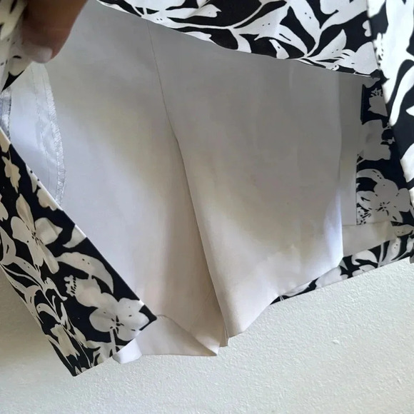 Tehama Black & White Floral Golf Skort - Size 10 - Picture 6 of 13